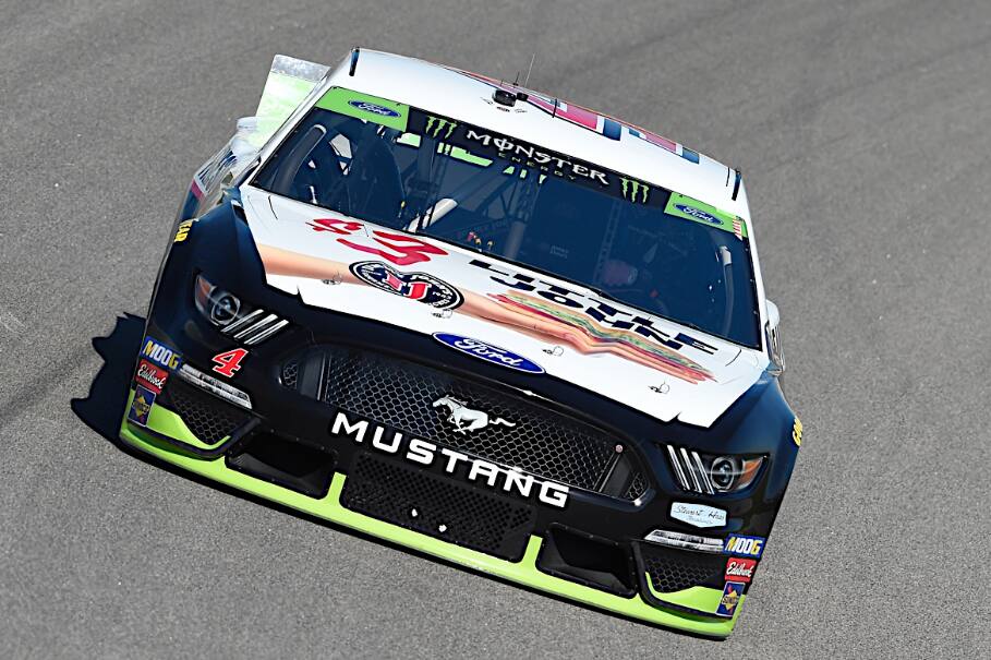 At Kansas, Harvick (4) finished ninth, while his teammate Clint Bowyer (eighth) was eliminated. At Kansas, Harvick (4) finished ninth, while his teammate Clint Bowyer (eighth) was eliminated.